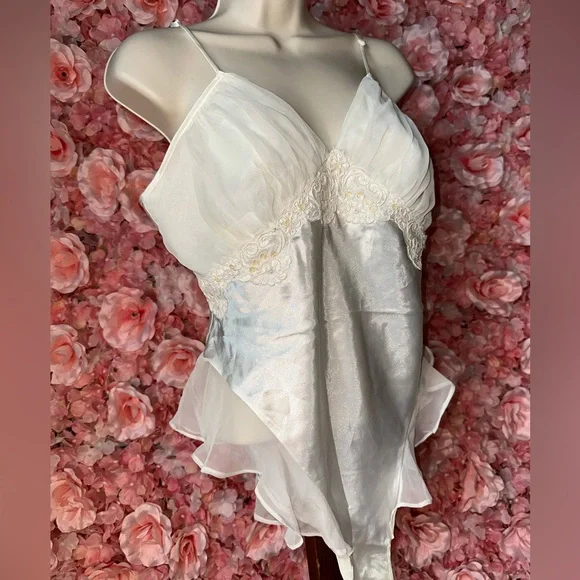 Victoria's Secret (L) Vintage Off White Bridal Sheer Ruffle Lingerie Bodysuit - Picture 2 of 6